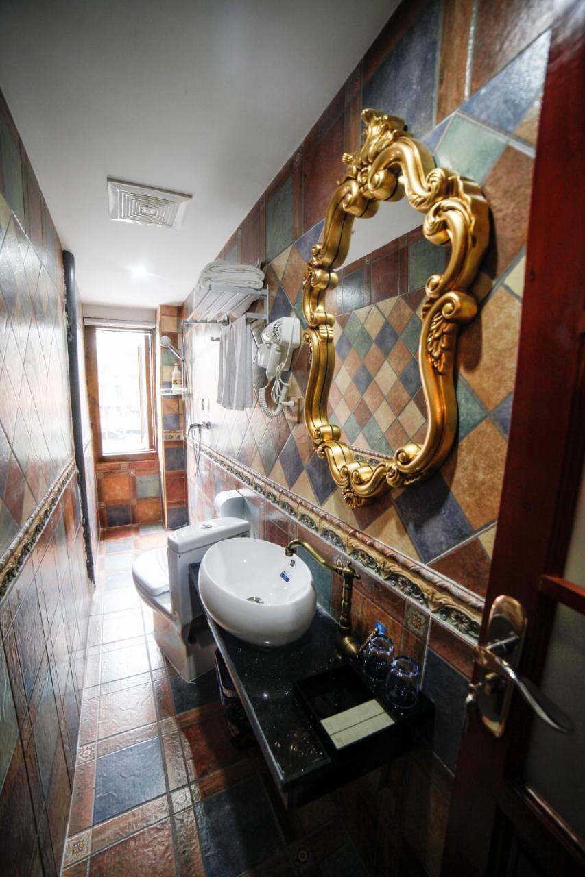 Flower Time Inn Fenghuang Exterior foto