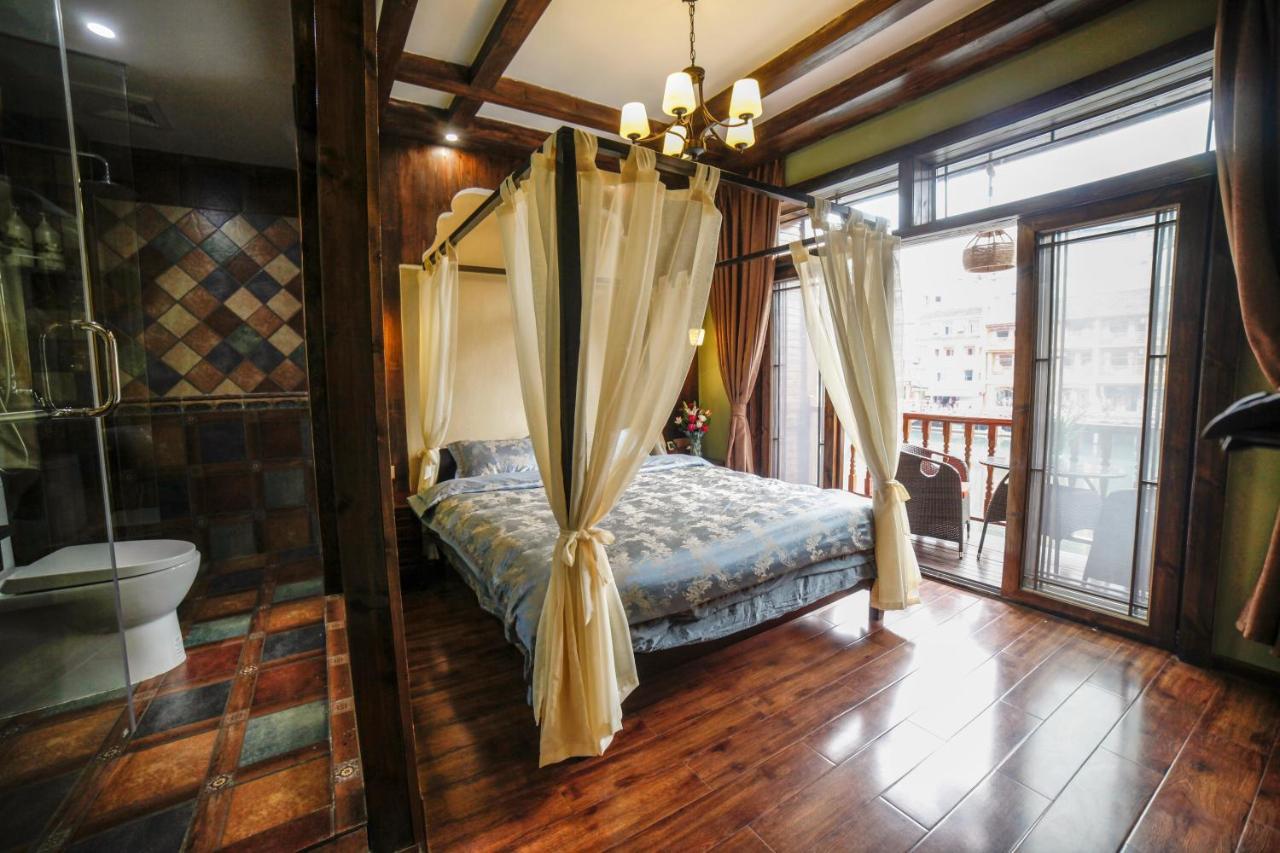 Flower Time Inn Fenghuang Exterior foto