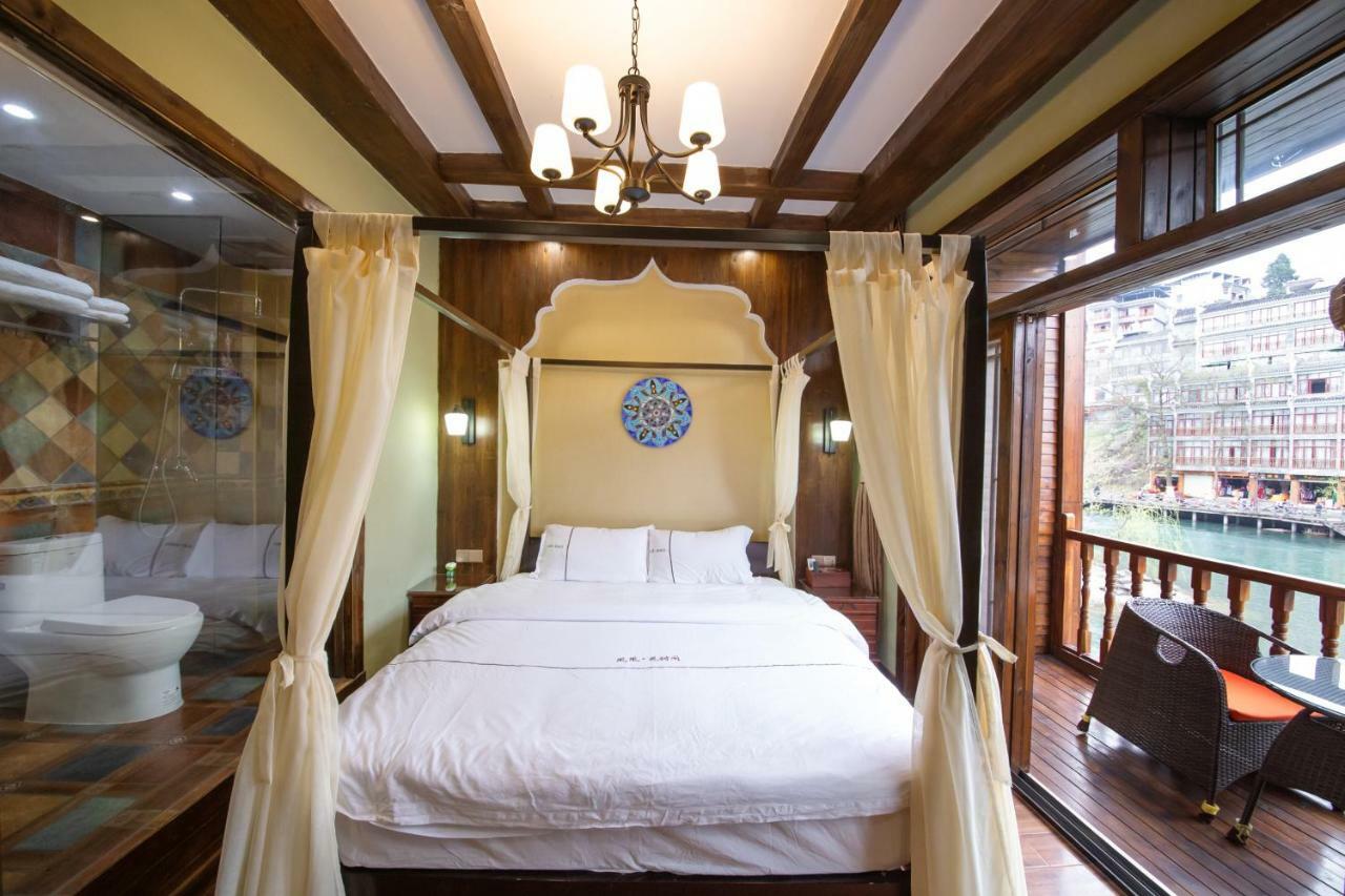 Flower Time Inn Fenghuang Exterior foto
