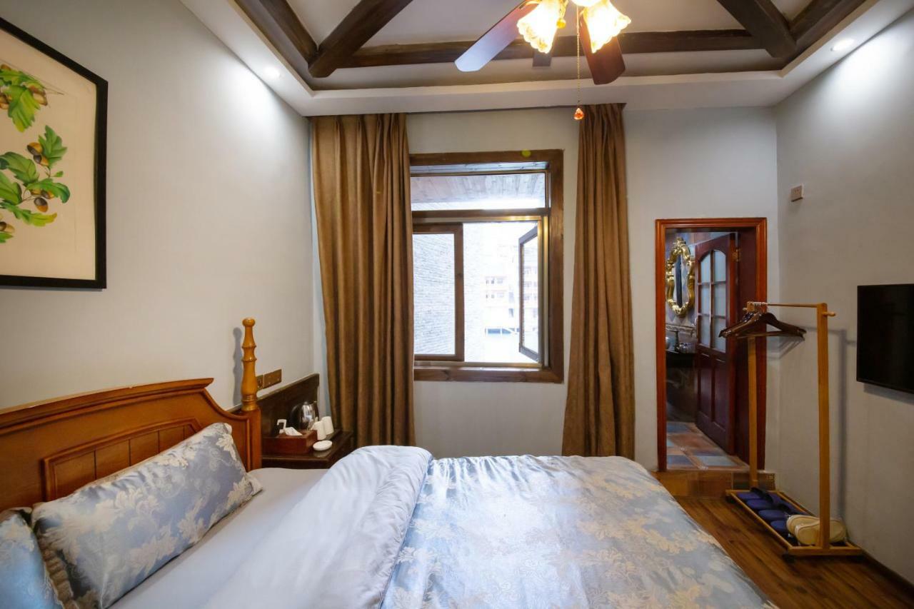 Flower Time Inn Fenghuang Exterior foto