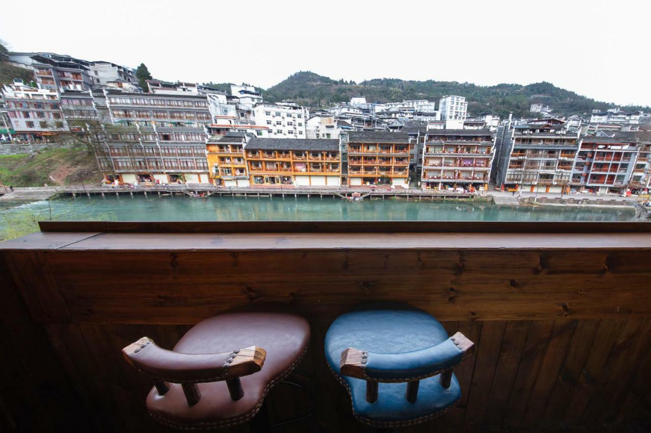 Flower Time Inn Fenghuang Exterior foto
