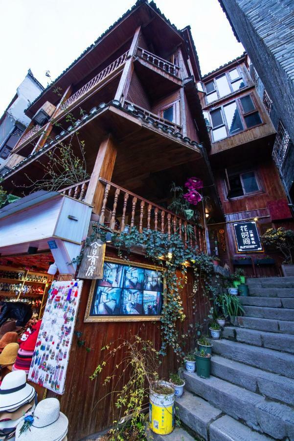 Flower Time Inn Fenghuang Exterior foto